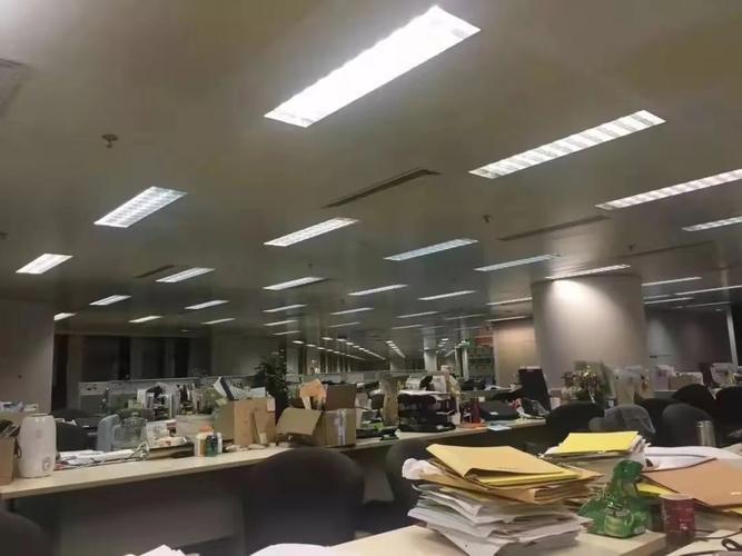 程博龙,公司经营范围包括:一般项目:移动通信设备销售;通信